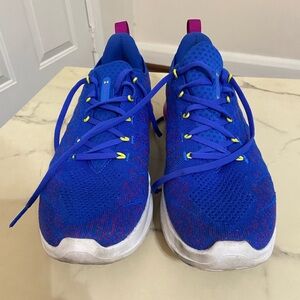 Under Armour Velociti 3